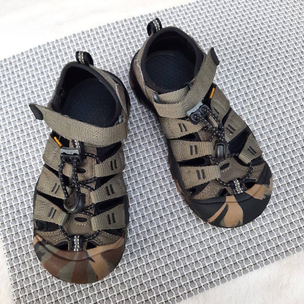 Keen Newport H2 Fisherman Camo Sport Sandals Water Shoe Sneaker Hiking Travel 1